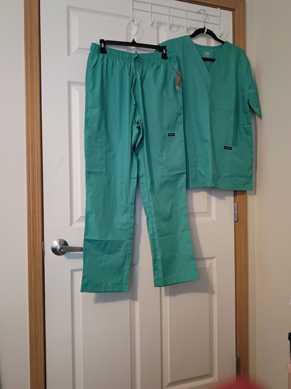 Unbranded Women's Medical Scrub Set in Teal Green